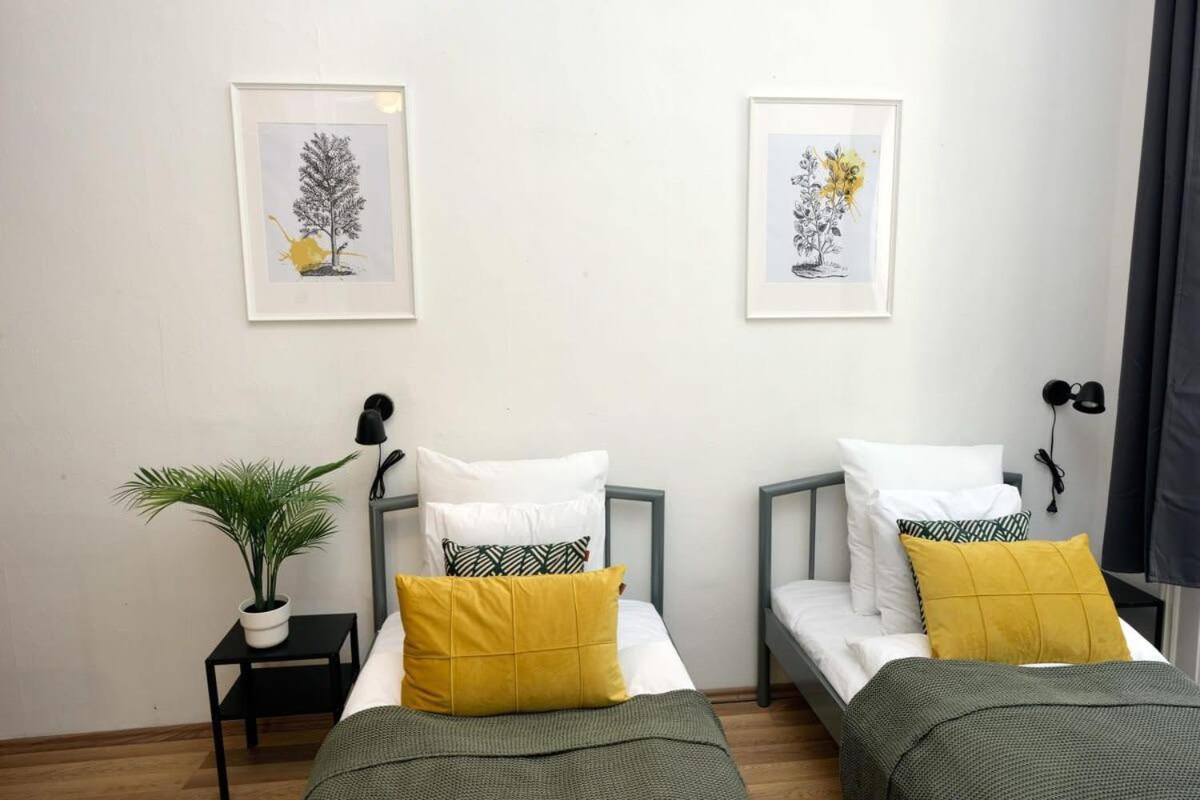 Spacious Basic In The Center Apartment *