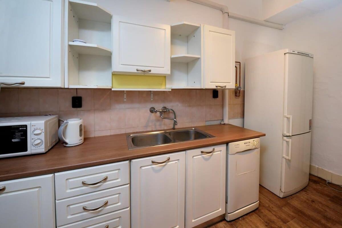 Spacious Basic In The Center * Budapest